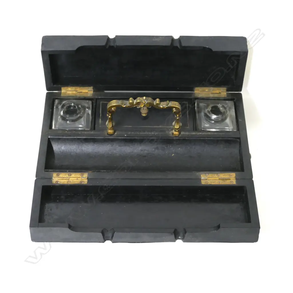 A 19thC French Boulle desk set Image 1++