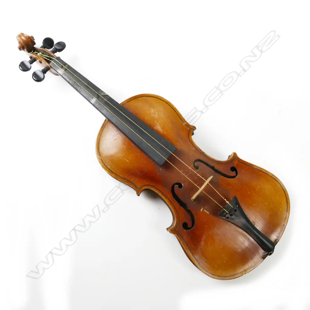A small old violin Image 1++