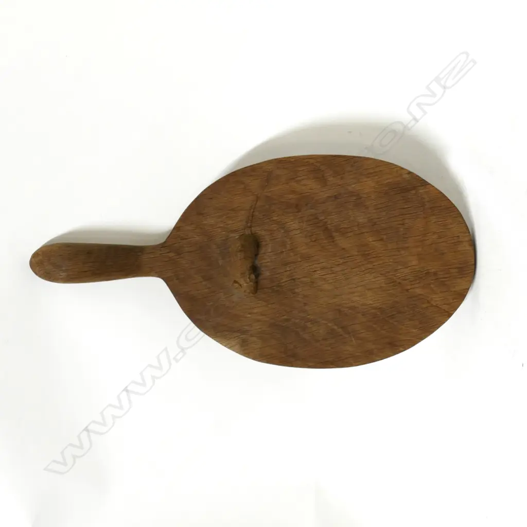 Robert Thompson Mouseman oak cheese board Image 1++