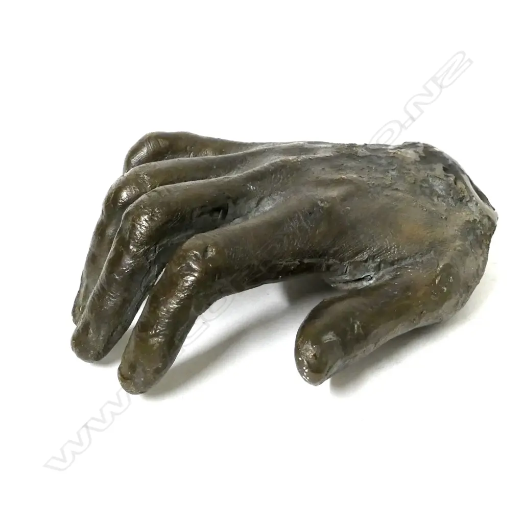 A Rudi Buchanan bronze casting of the artist's hand Image 1++