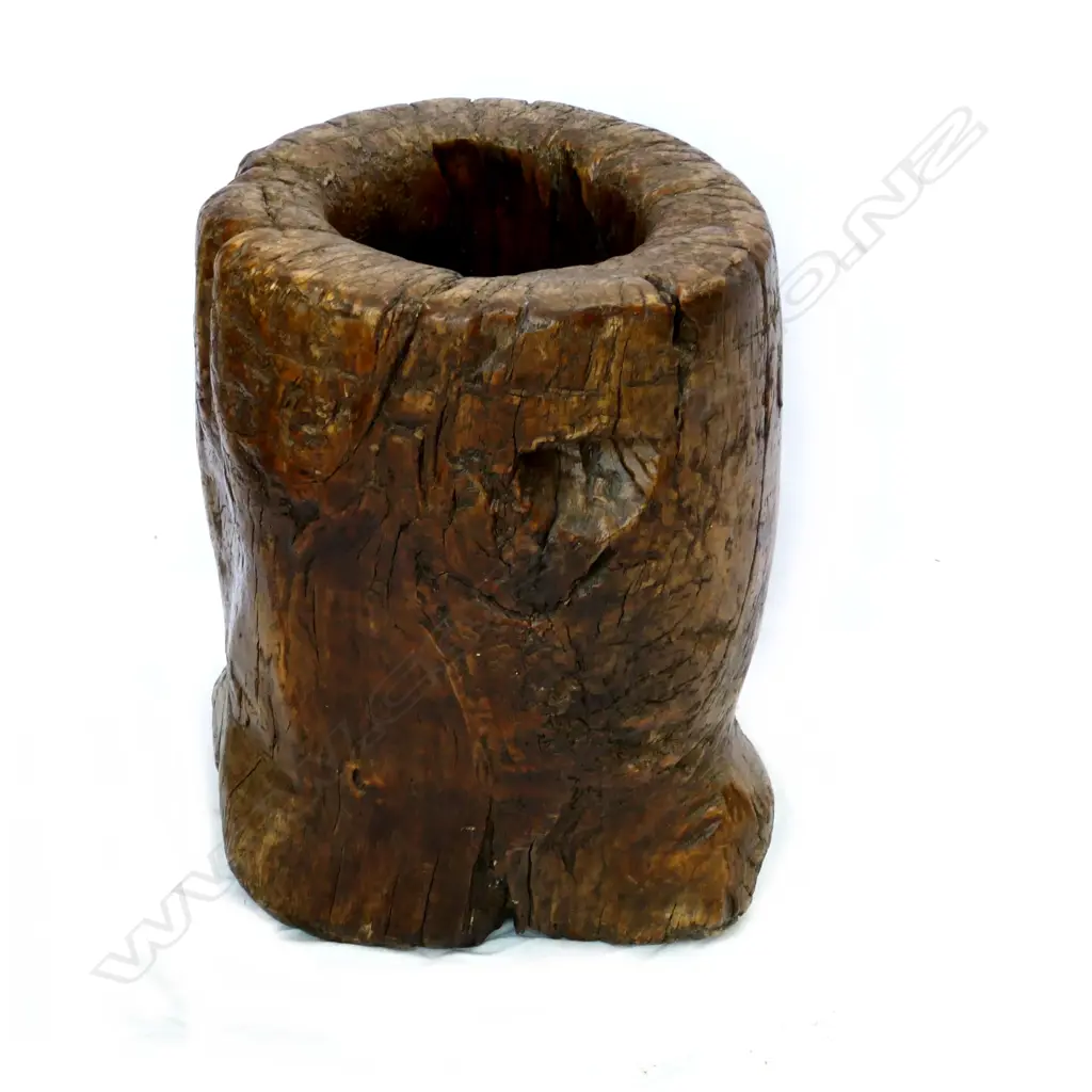 WOODEN GRAIN POUNDING POT Image 1++