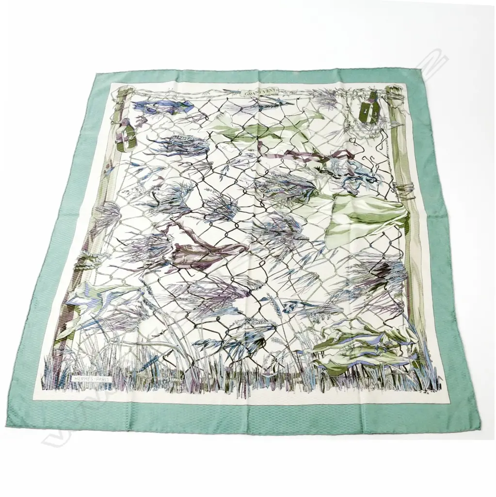 A vintage as new Hermès silk scarf Image 1++