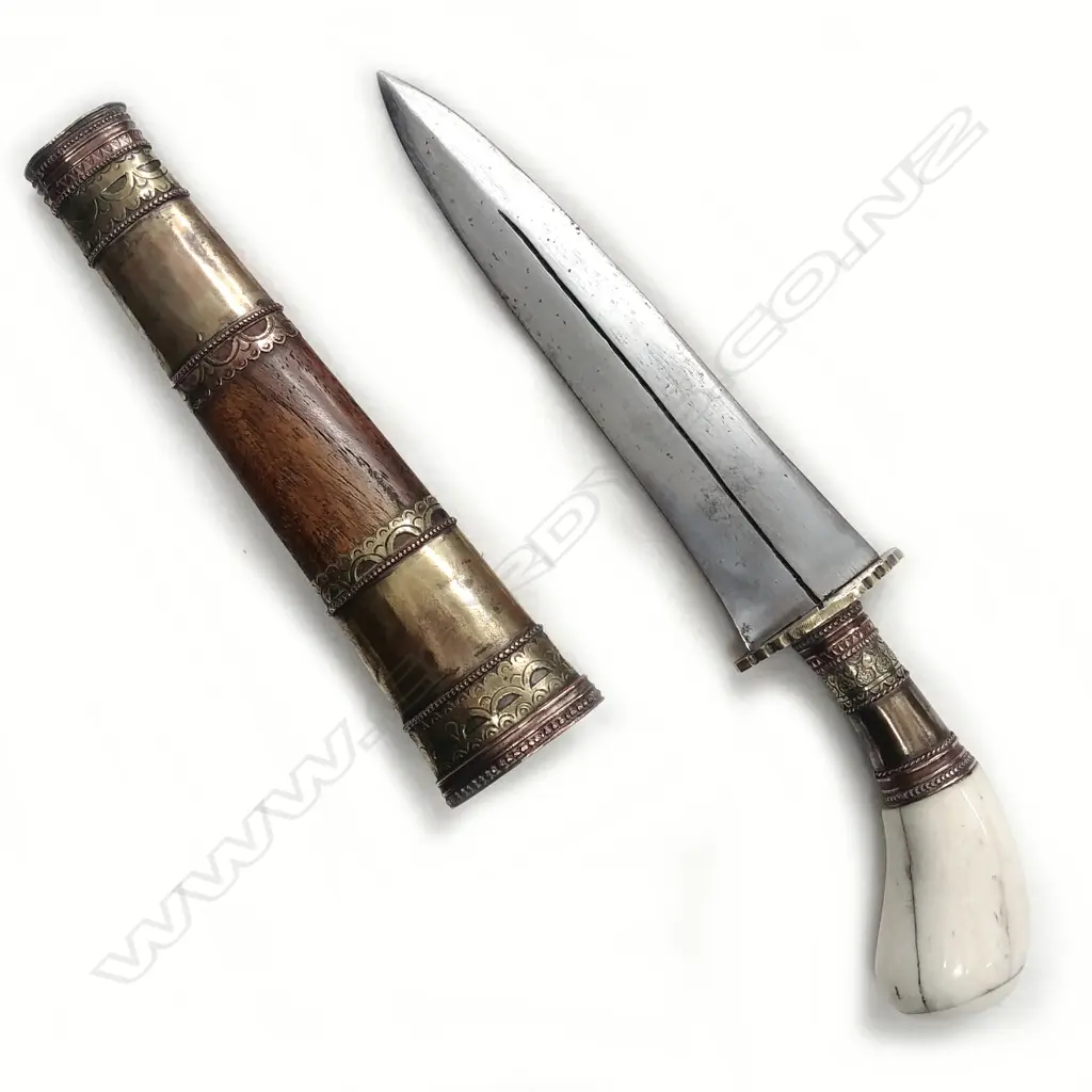 A c.1920 Philippines Moro Island Gunong dagger Image 1++