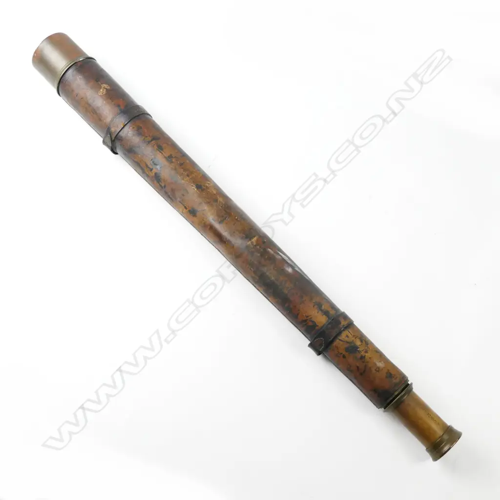 An Ottoway & Co. leather bound single draw military issue telescope Image 1++