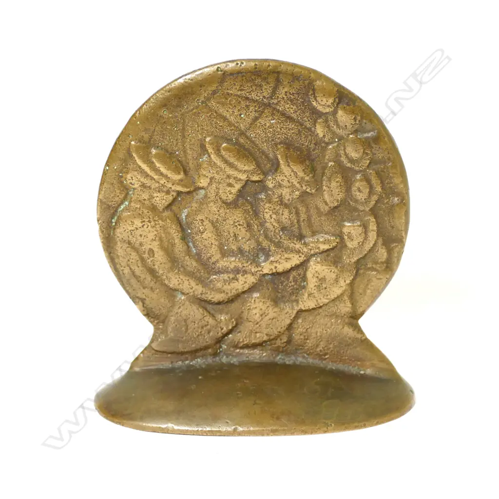 A prototype (?) bronze cast NZ paperweight Image 1++