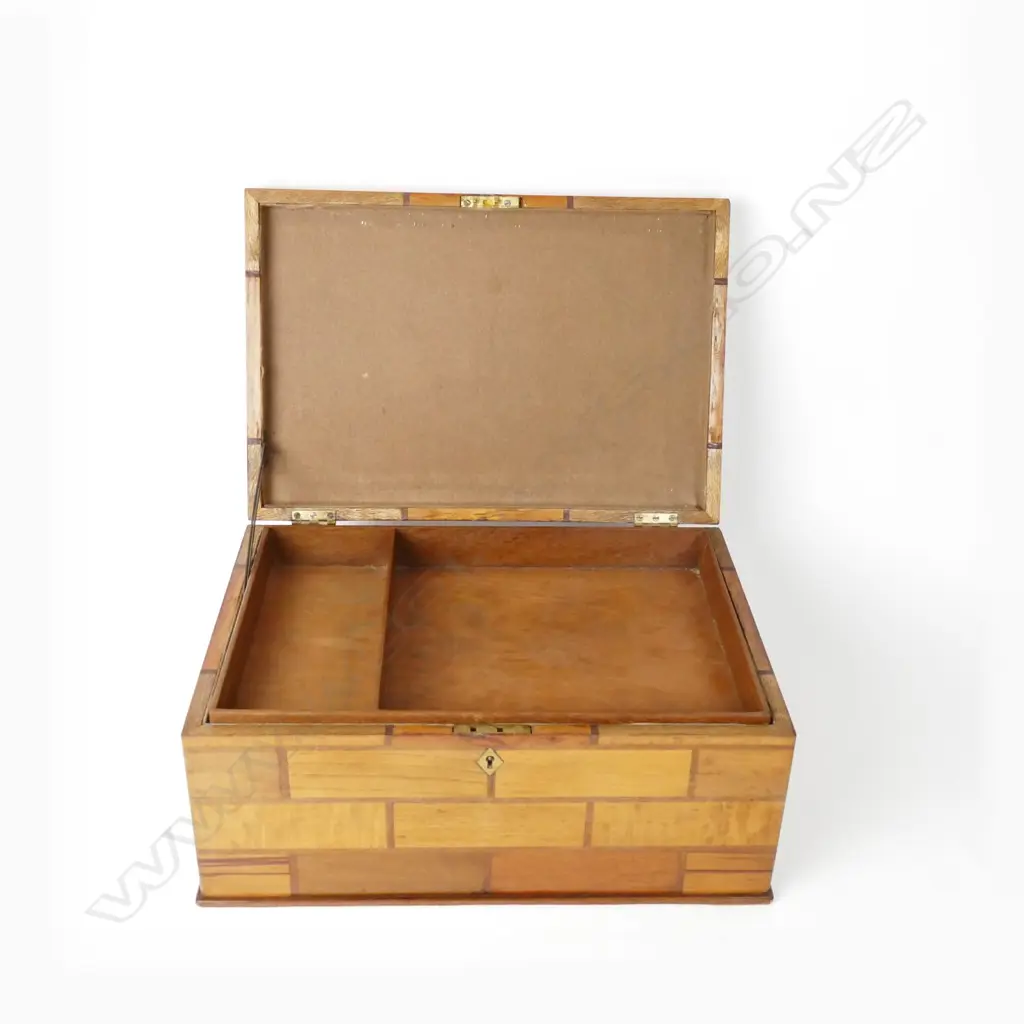 A N.Z. woods box Image 1++