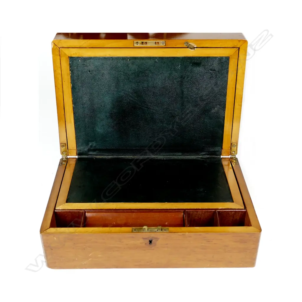 A good colonial mottled kauri writing box Image 1++