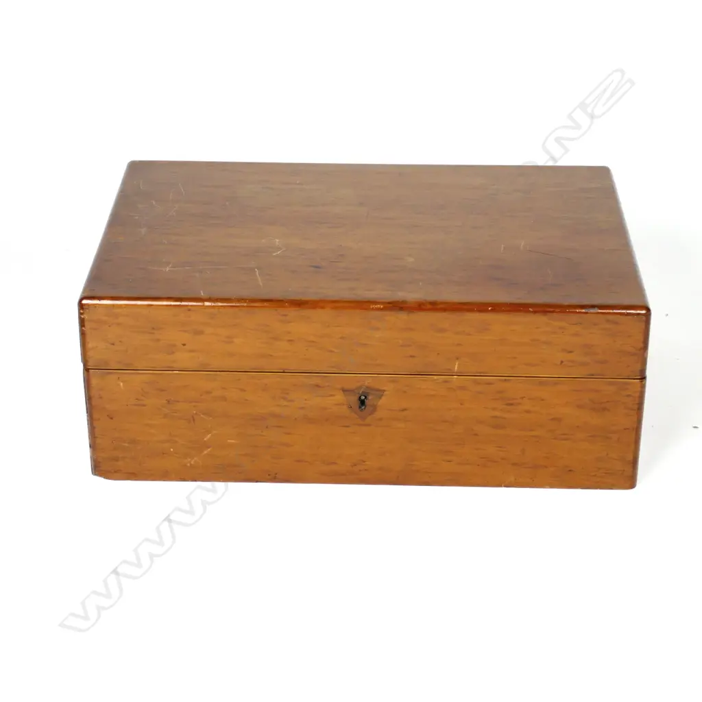 A good colonial mottled kauri writing box Image 1++