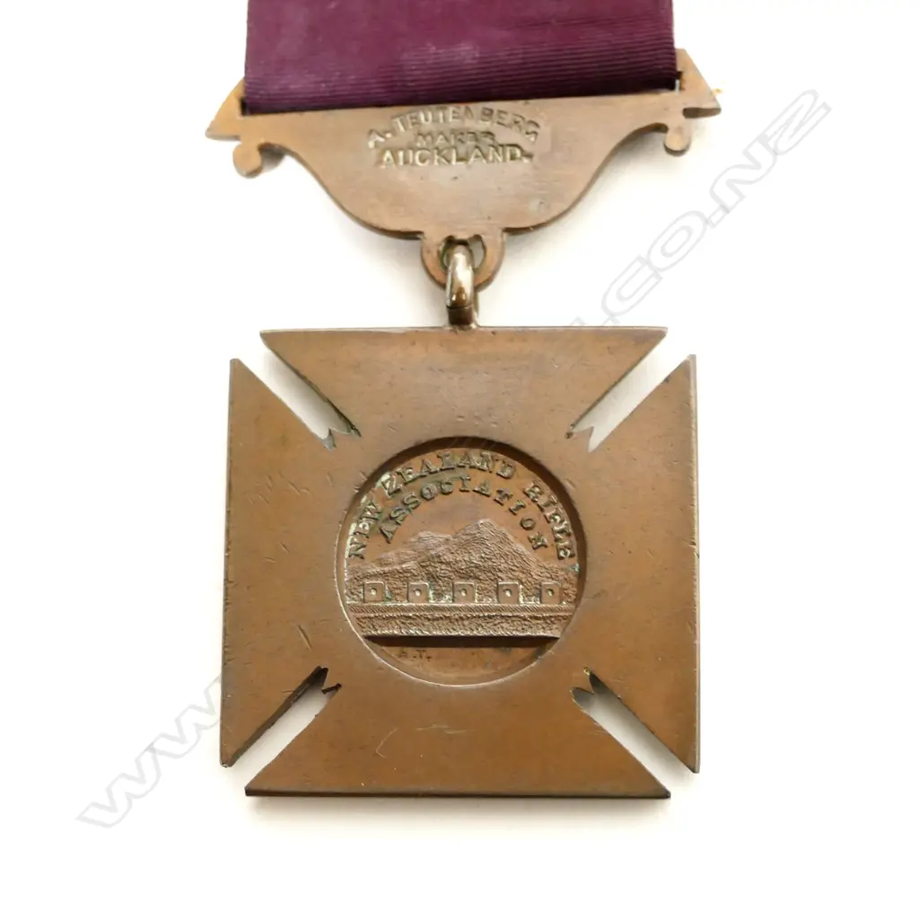 An Anton Teutenberg bronze N.Z. Rifle Association medal Image 1++