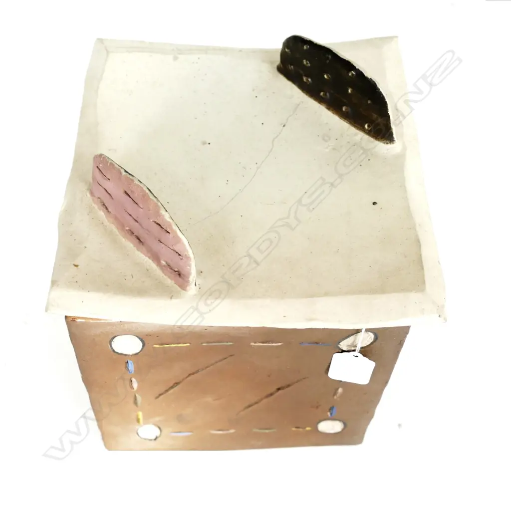 A Denis O'Connor lidded pottery cube Image 1++