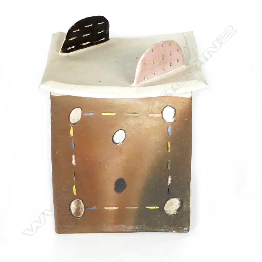 A Denis O'Connor lidded pottery cube Image 1++