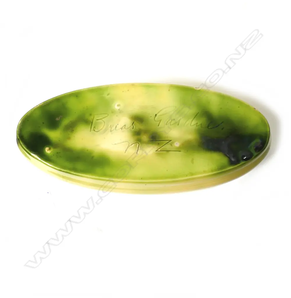 A large Briar Gardner pottery flower trough Image 1++