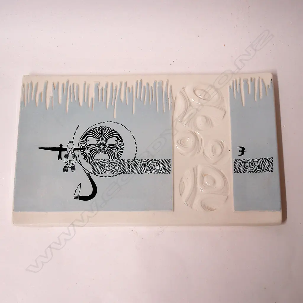 A Crown Lynn earthenware Expo '70 table dish of oblong shape Image 1++