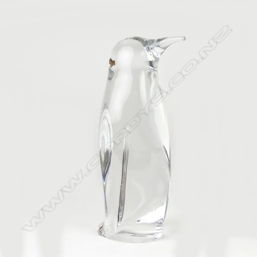 A Daum glass penguin Image 1++