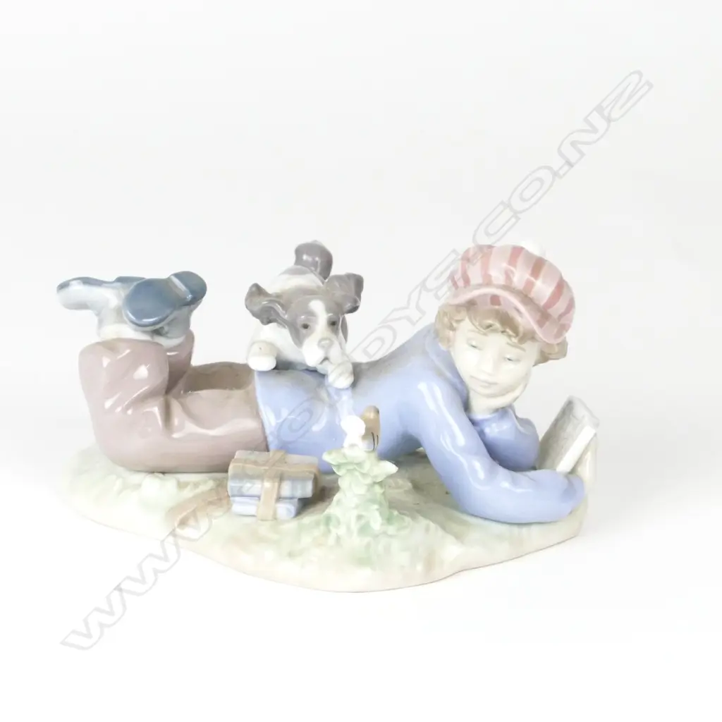 A Lladro figurine Image 1++