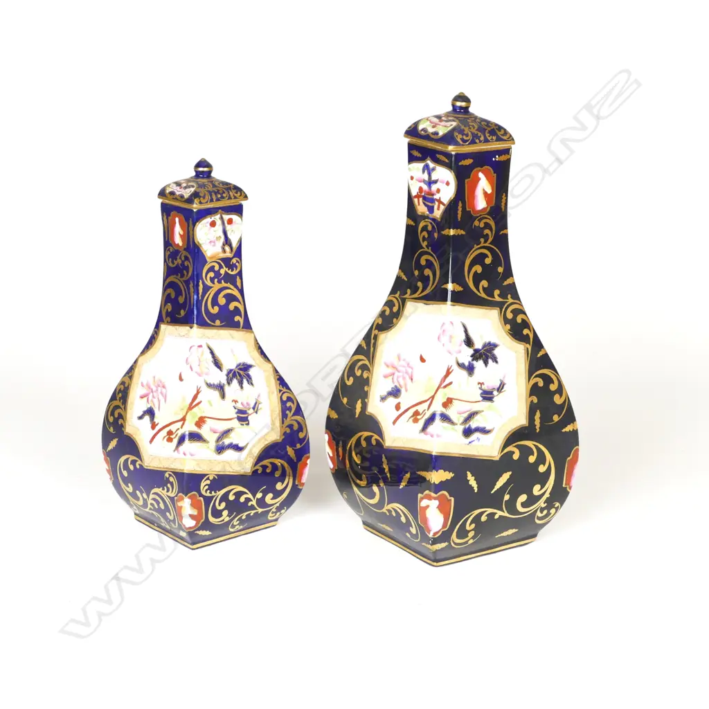 Two Victorian Mason's lidded vases Image 1++