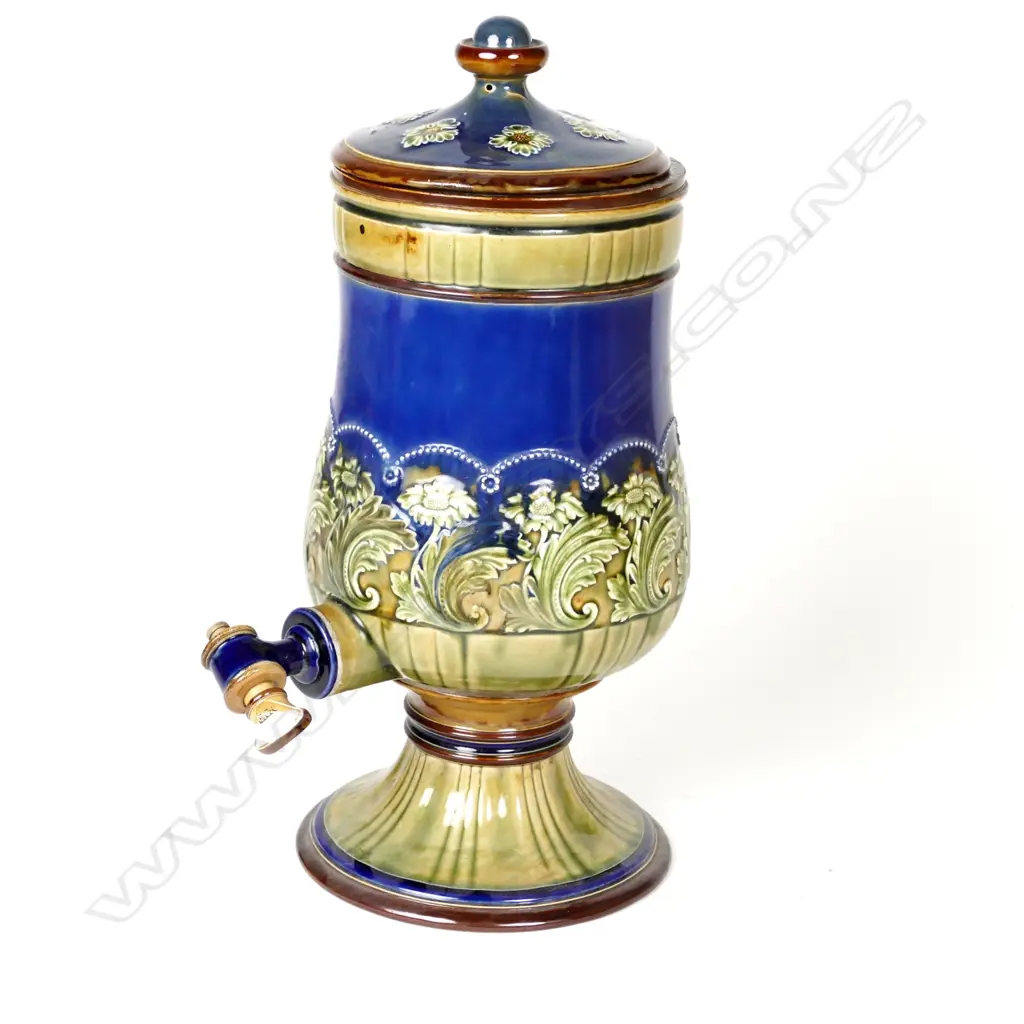 A Royal Doulton stoneware water filter Image 1++
