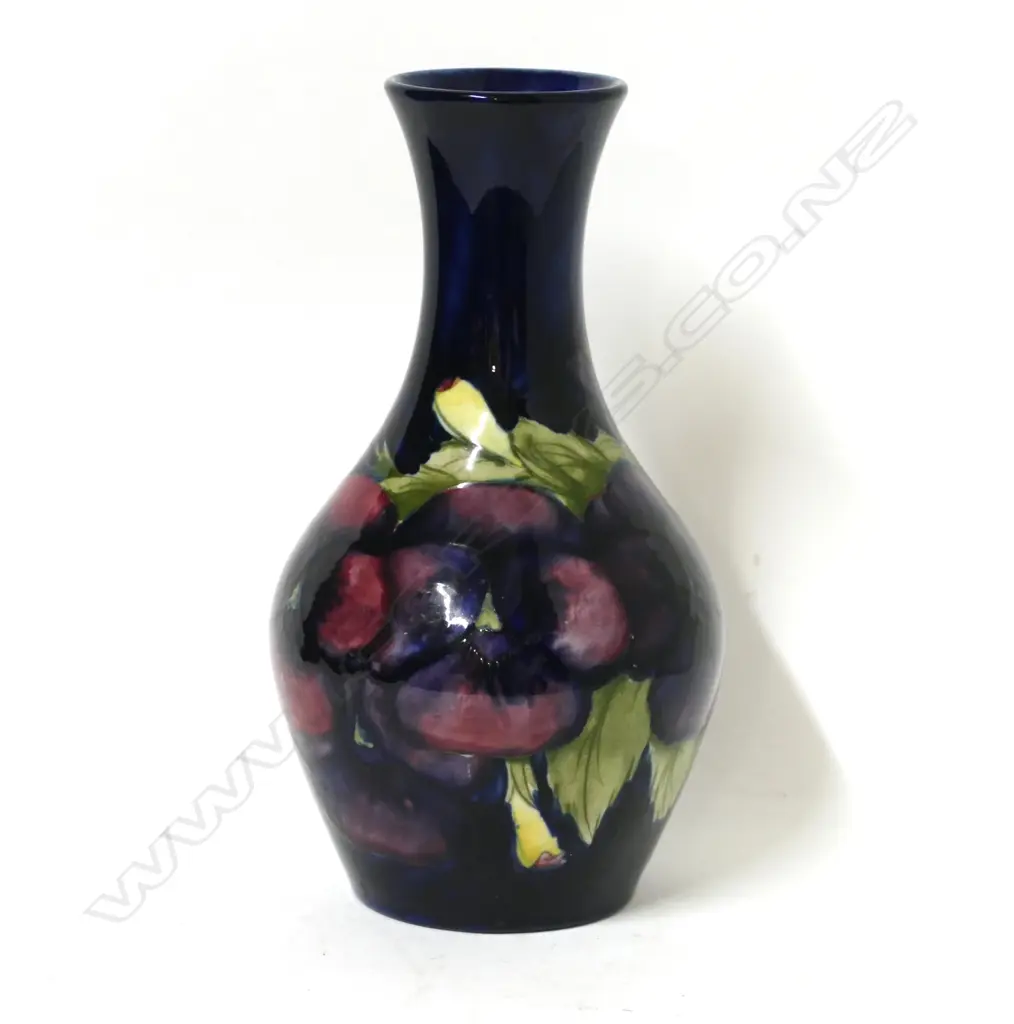 MOORCROFT PANSY VASE Image 1++