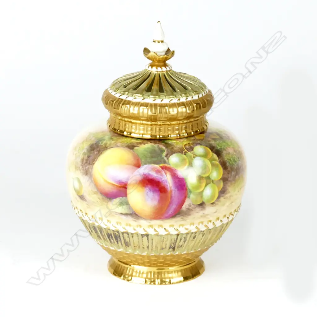 A Royal Worcester potpourri Image 1++