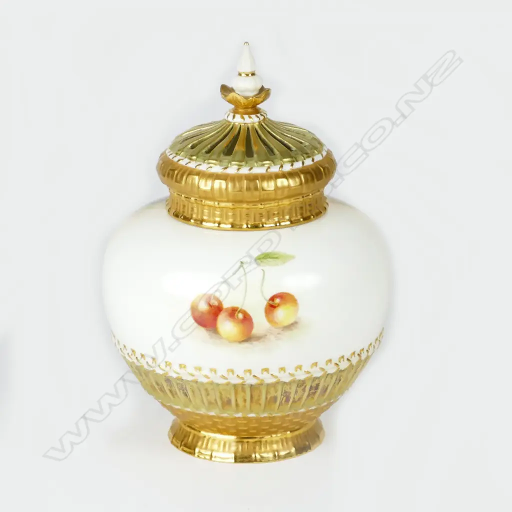 A Royal Worcester potpourri Image 1++