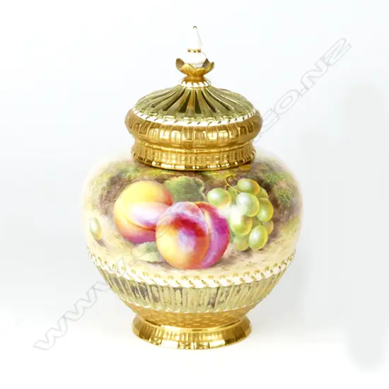 A Royal Worcester potpourri