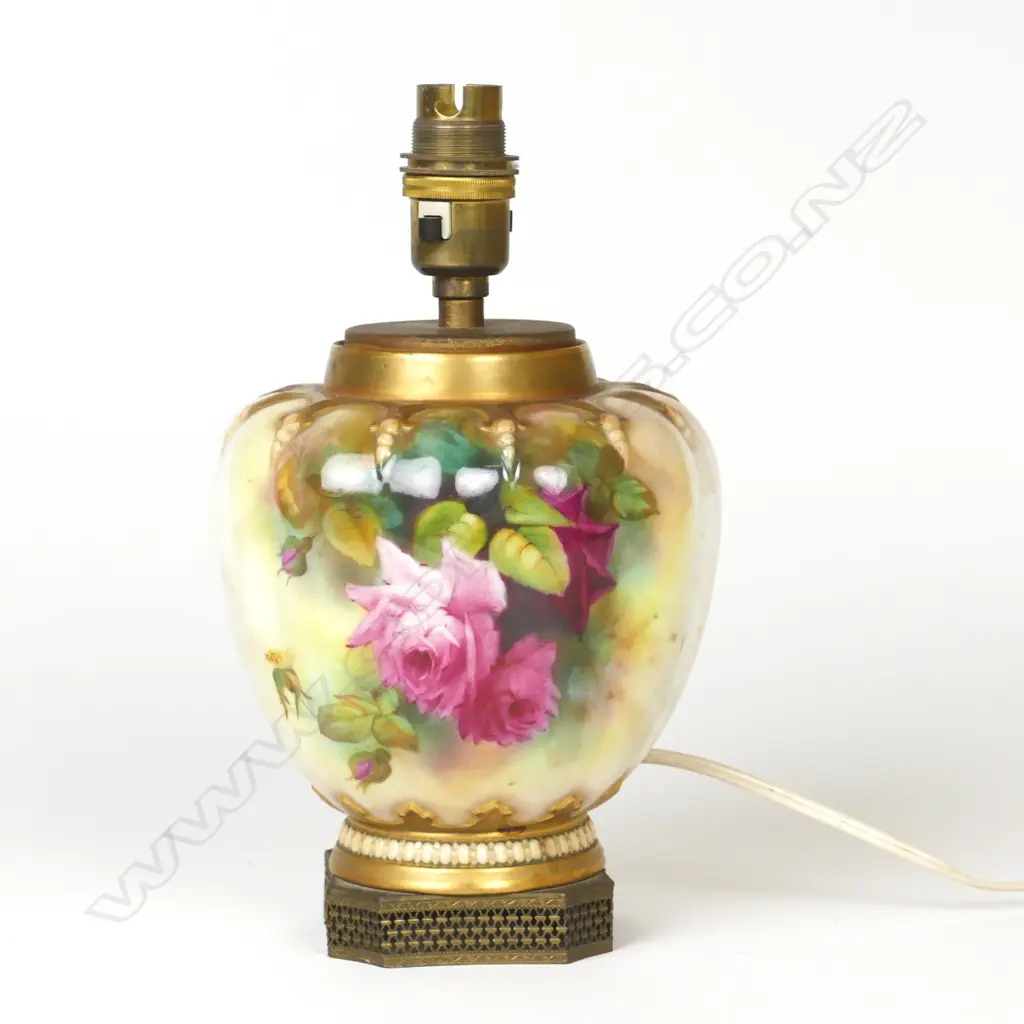 A Hadley's Worcester lidded pot Image 1++
