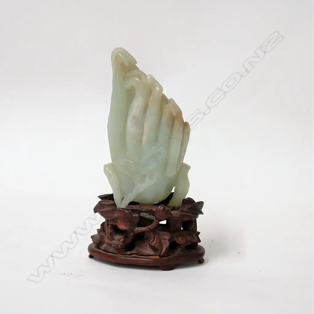 A Chinese carved jade Buddha's hand citron Image 1++