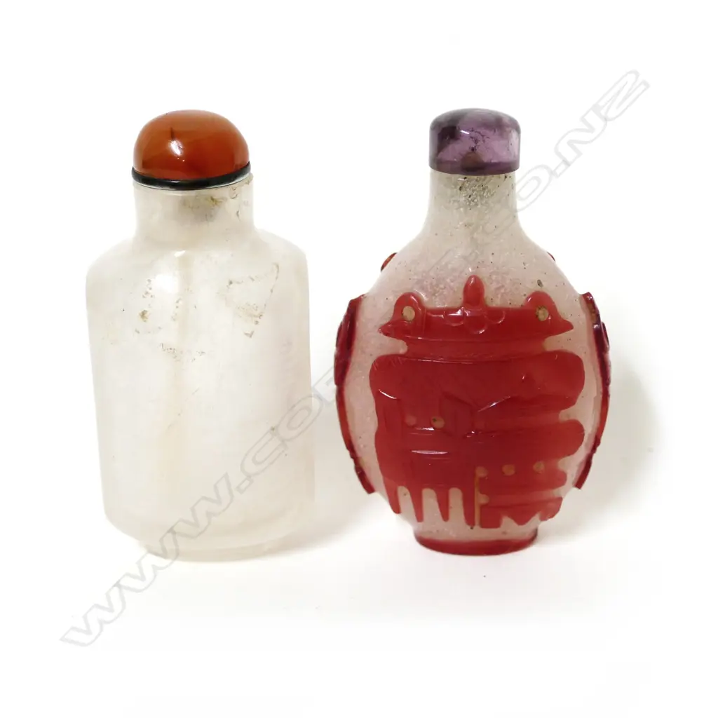 Two Chinese snuff bottles Image 1++
