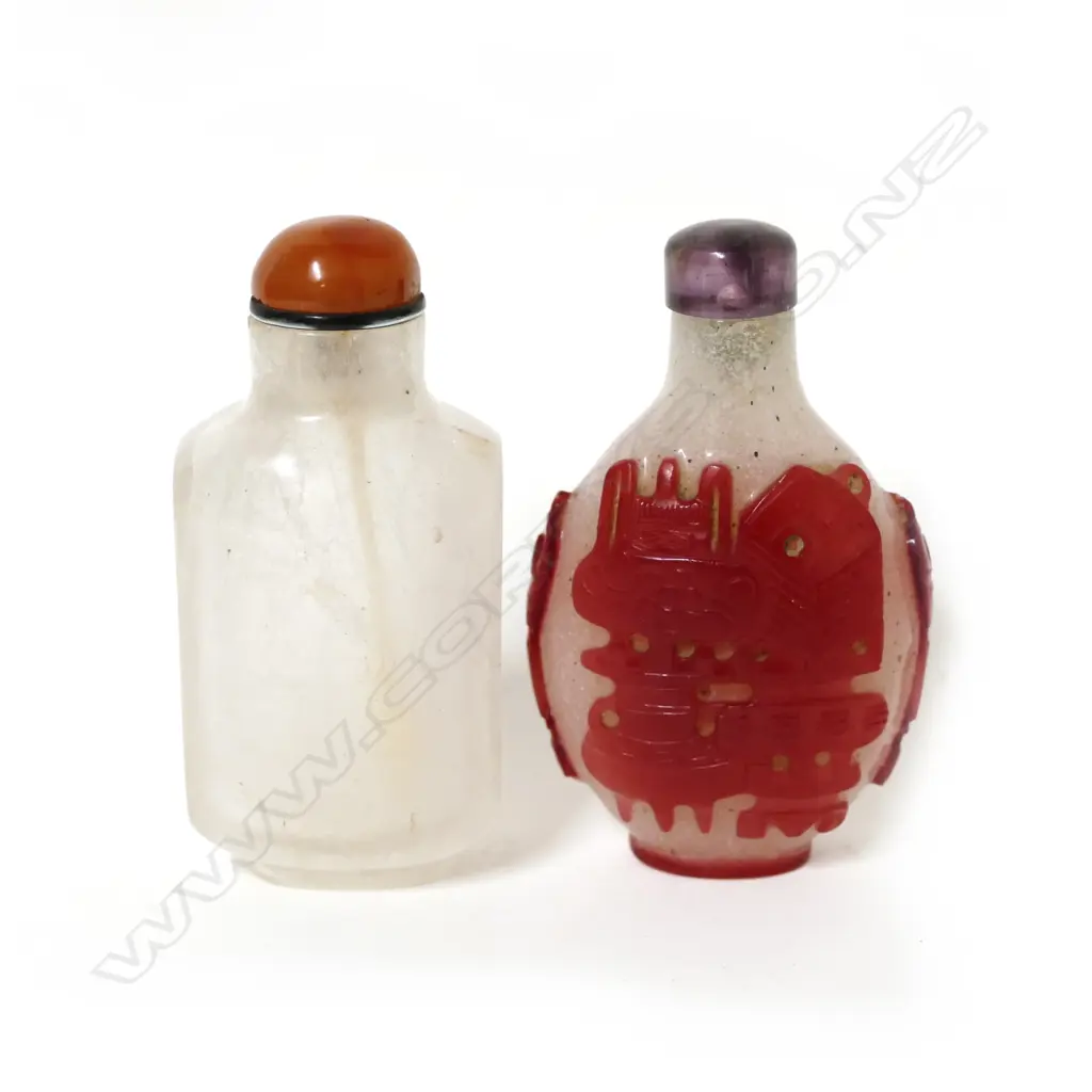 Two Chinese snuff bottles Image 1++