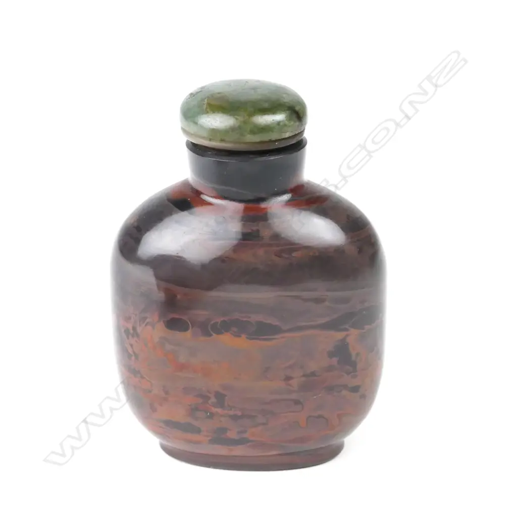 A Chinese glass snuff bottle Image 1++