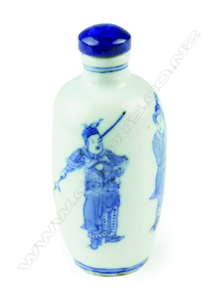 A Chinese blue and white snuff bottle Image 1++