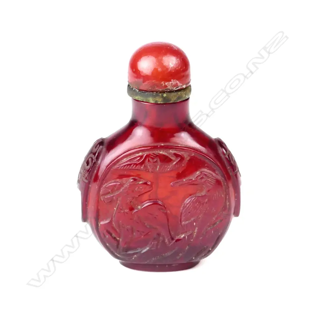A Chinese red glass snuff bottle Image 1++