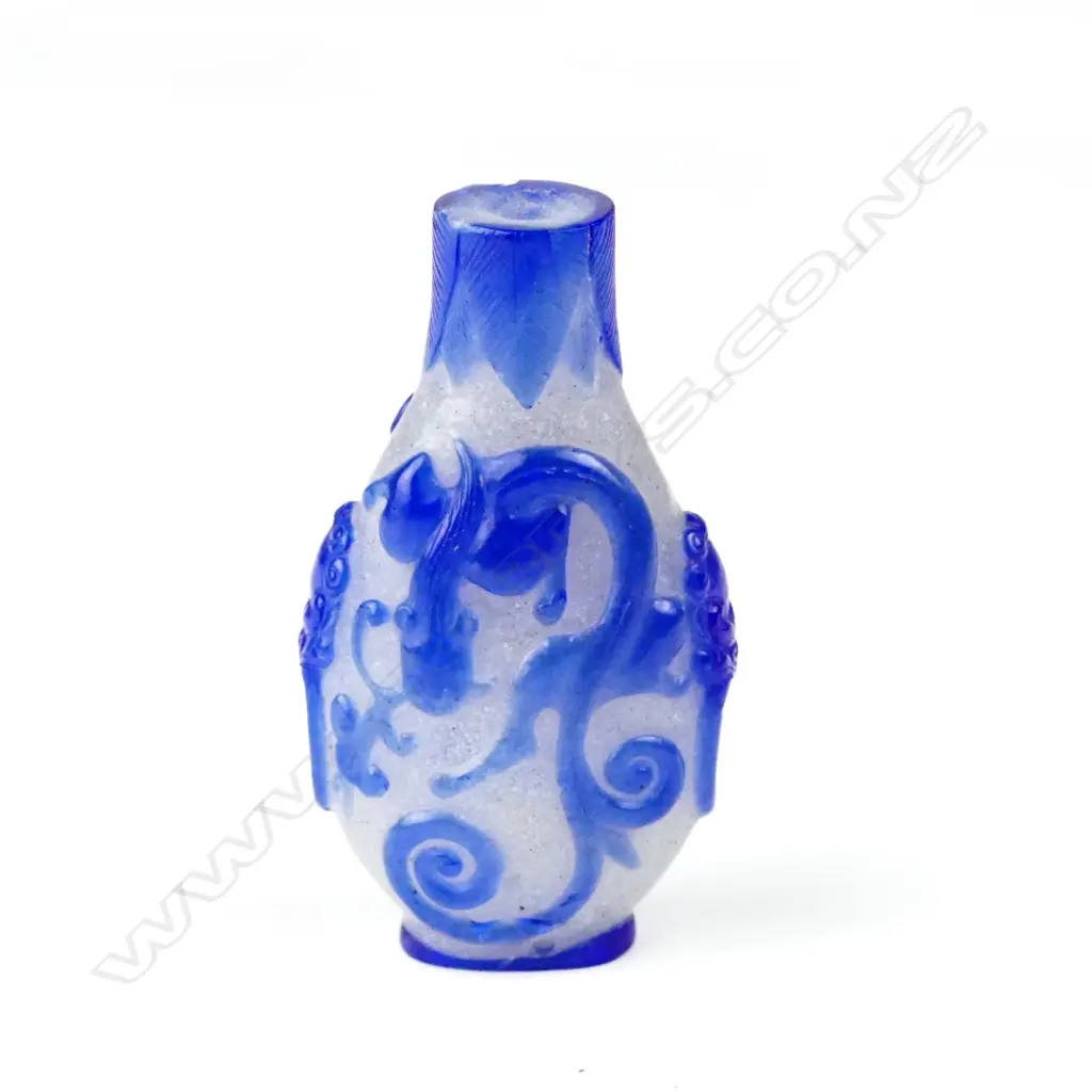 A Chinese glass snuff bottle Image 1++