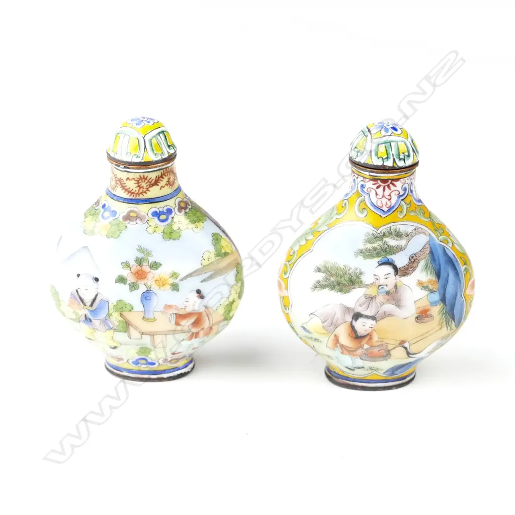 Two enamel snuff bottles Image 1++