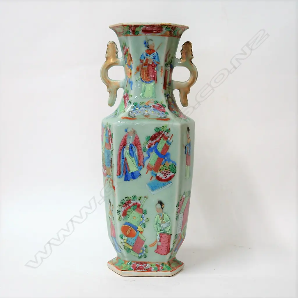 A 19thC Chinese famille rose vase Image 1++