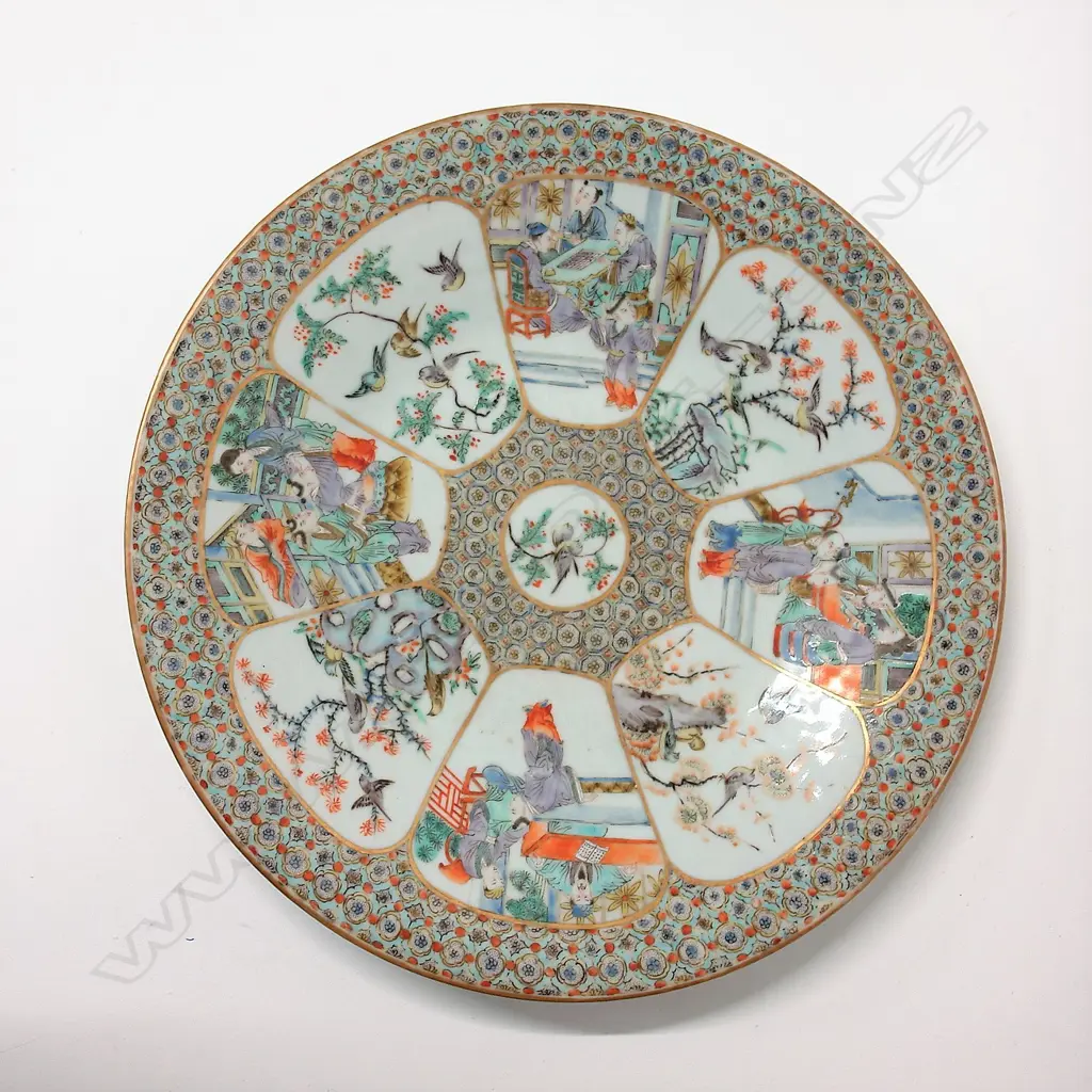 An 18th/19thC Chinese export famille rose large plate Image 1++