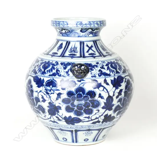 A large Chinese vase
