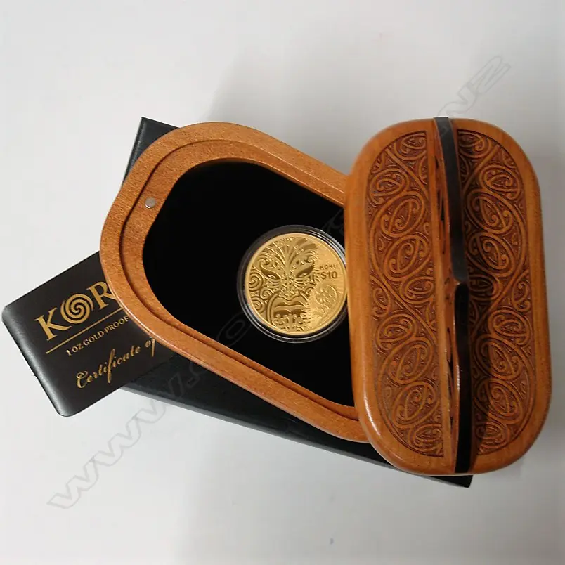 NZ 2013 gold $10 proof 'KORU' coin Image 1++
