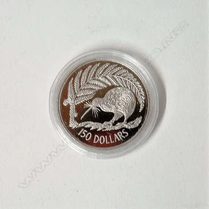 A 1998 N.Z. Kiwi platinum $150 coin Image 1++