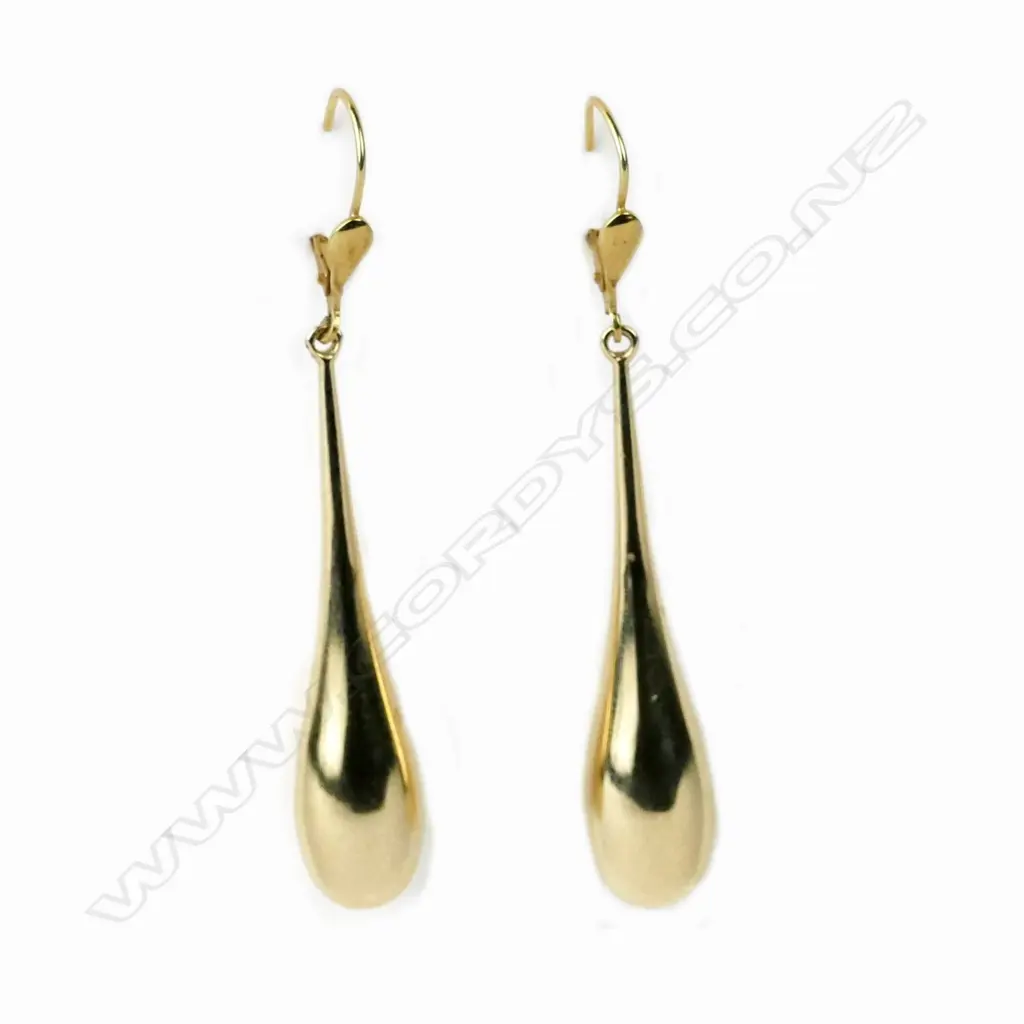 A pair of 15ct. yellow gold long drop earrings Image 1++