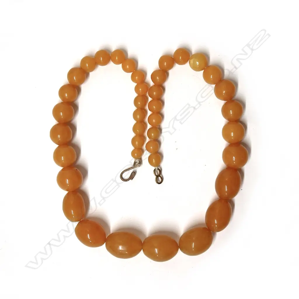 A vintage butterscotch amber tapered bead necklace Image 1++