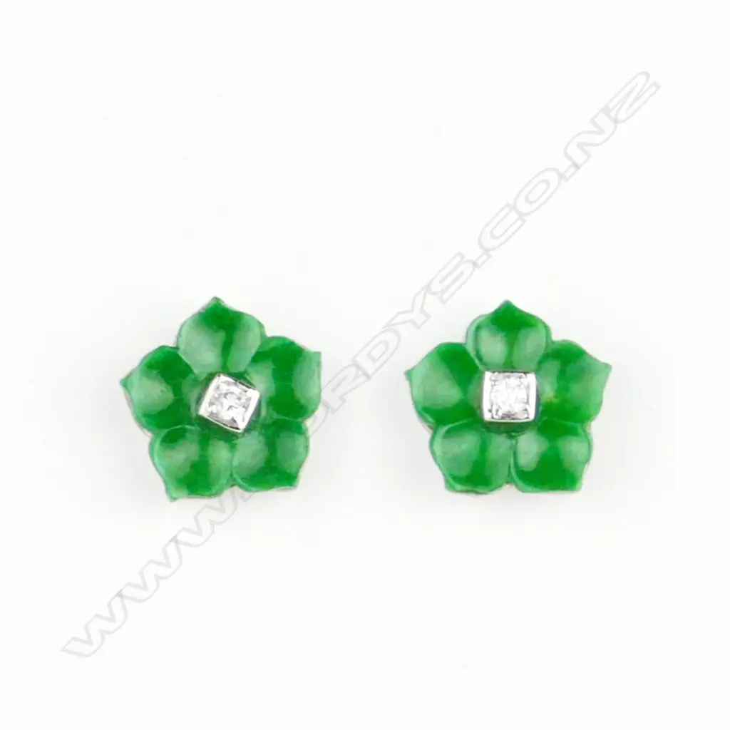 A pair of 18ct white gold Image 1++