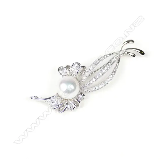 An 18ct. white gold