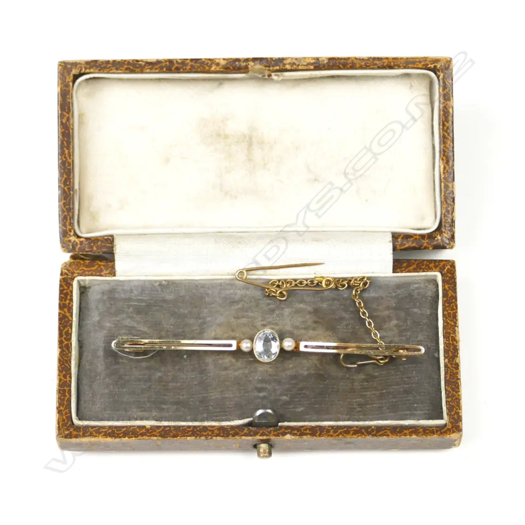 A c.1900 15ct. yellow gold aquamarine and seed pearl bar brooch Image 1++