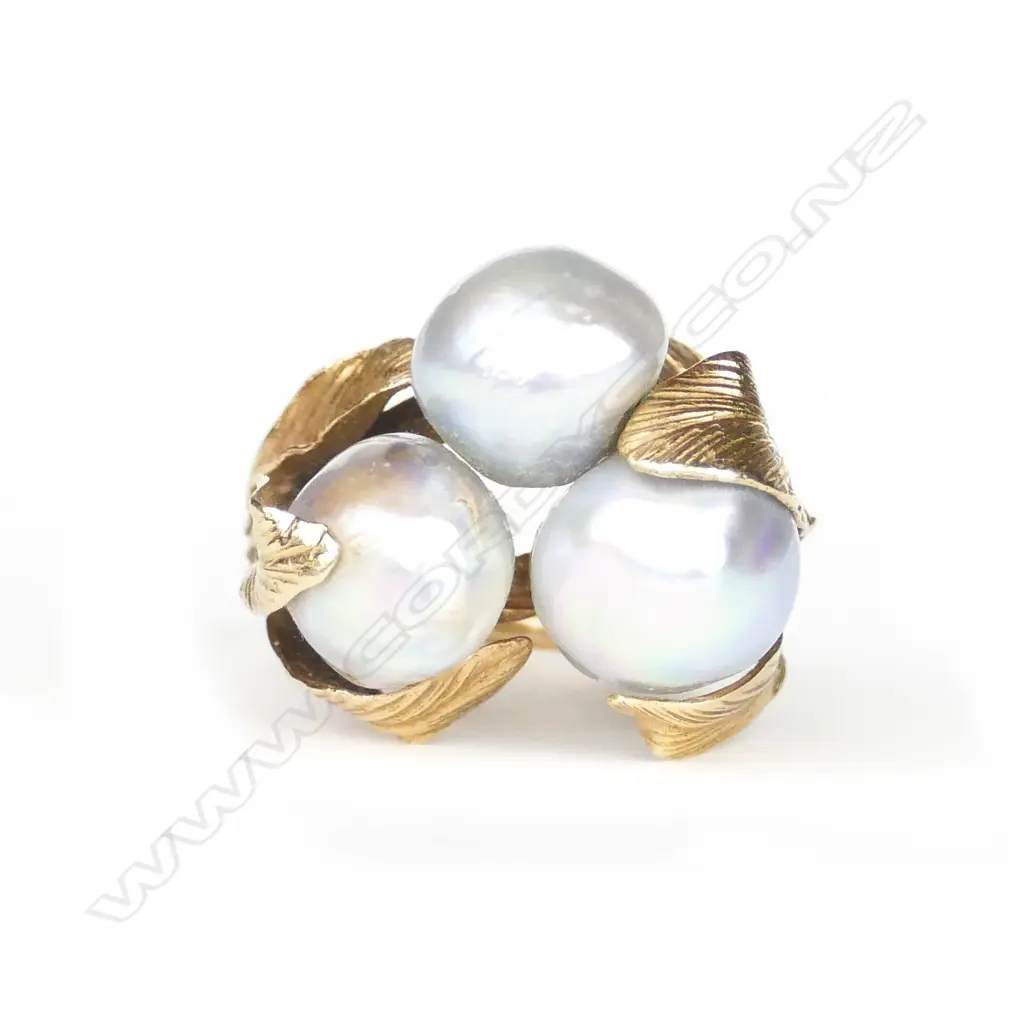 A 14ct. gold and baroque pearl ring Image 1++