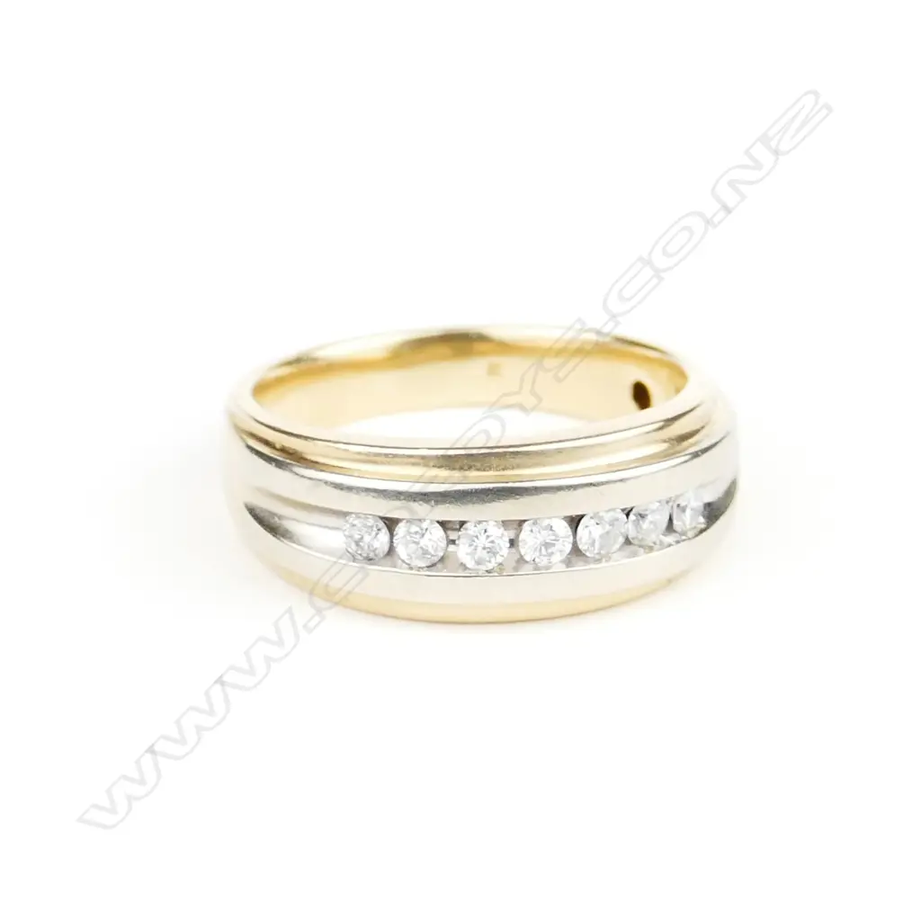 A vintage 10ct. yellow gold and diamond large dress ring Image 1++