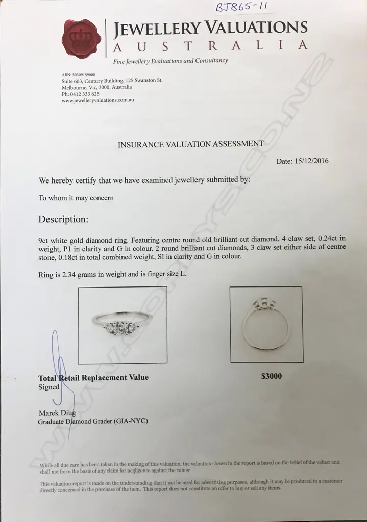 A 9ct. white gold diamond ring Image 1++