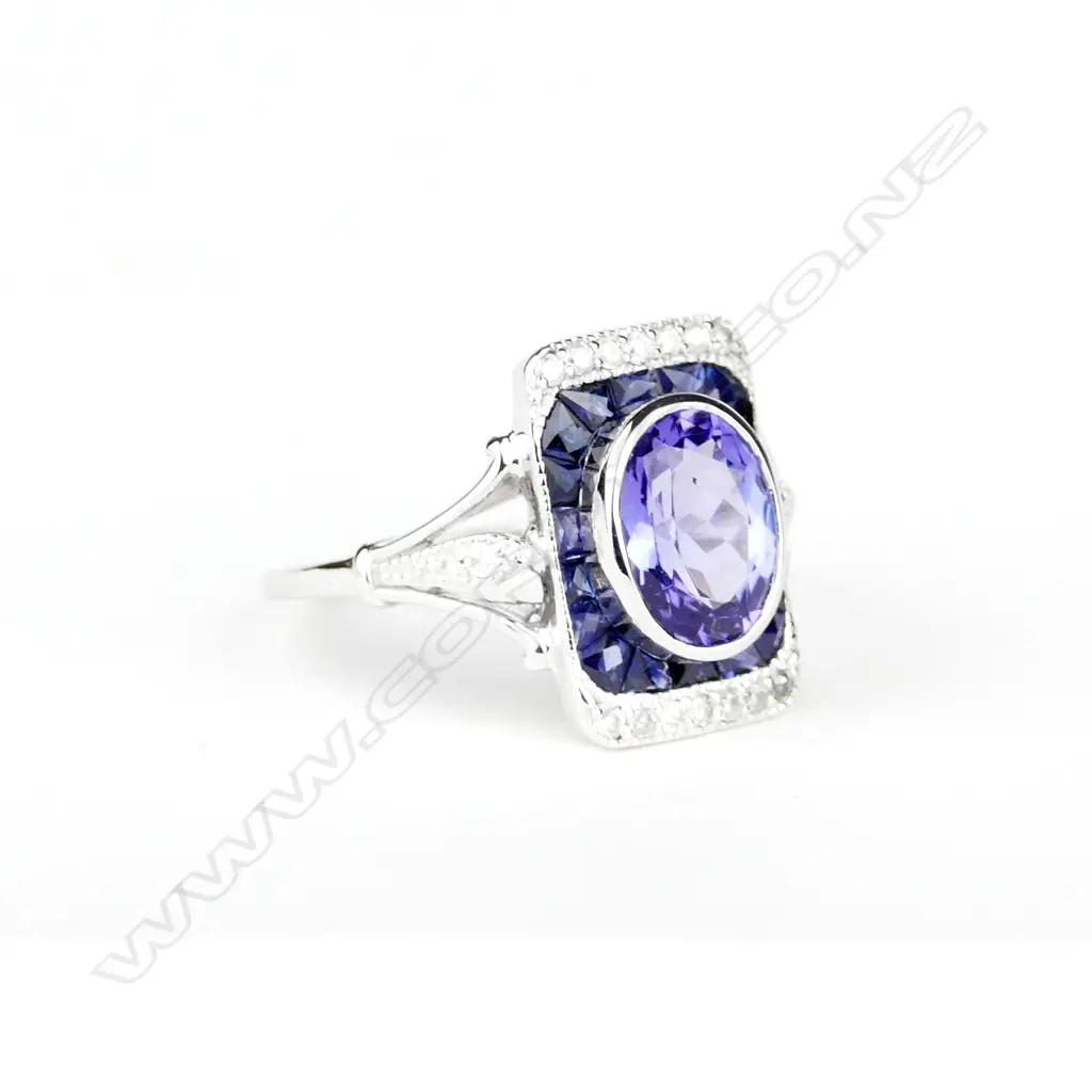 An 18ct. white gold tanzanite Image 1++