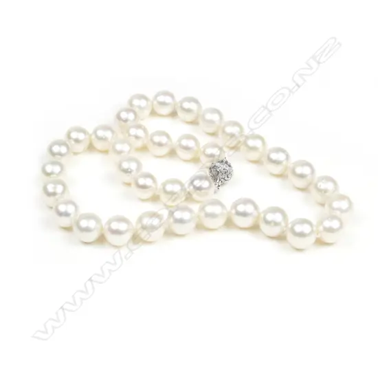 A South Sea cultured pearl necklace