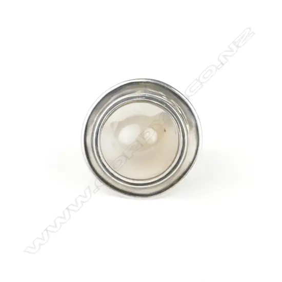 A Refia Sacks striking bespoke silver and white agate ring